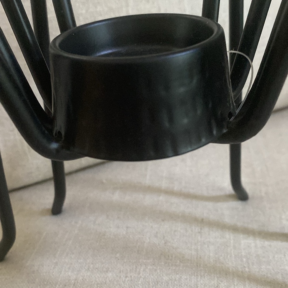 BLACK SPIDER TEA LIGHT HOLDER - Picture 5 of 6